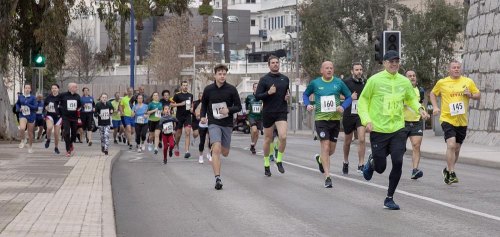 Solidarity run raises thousands in support of Ukraine